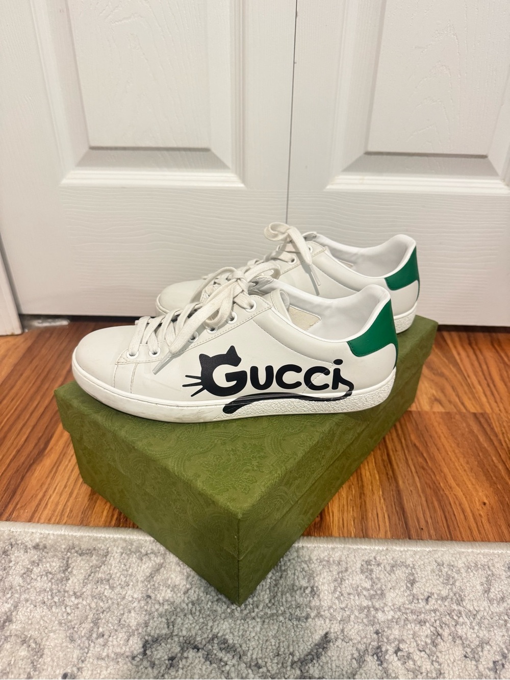 Gucci Women’s Ace Kitten Logo Sneakers